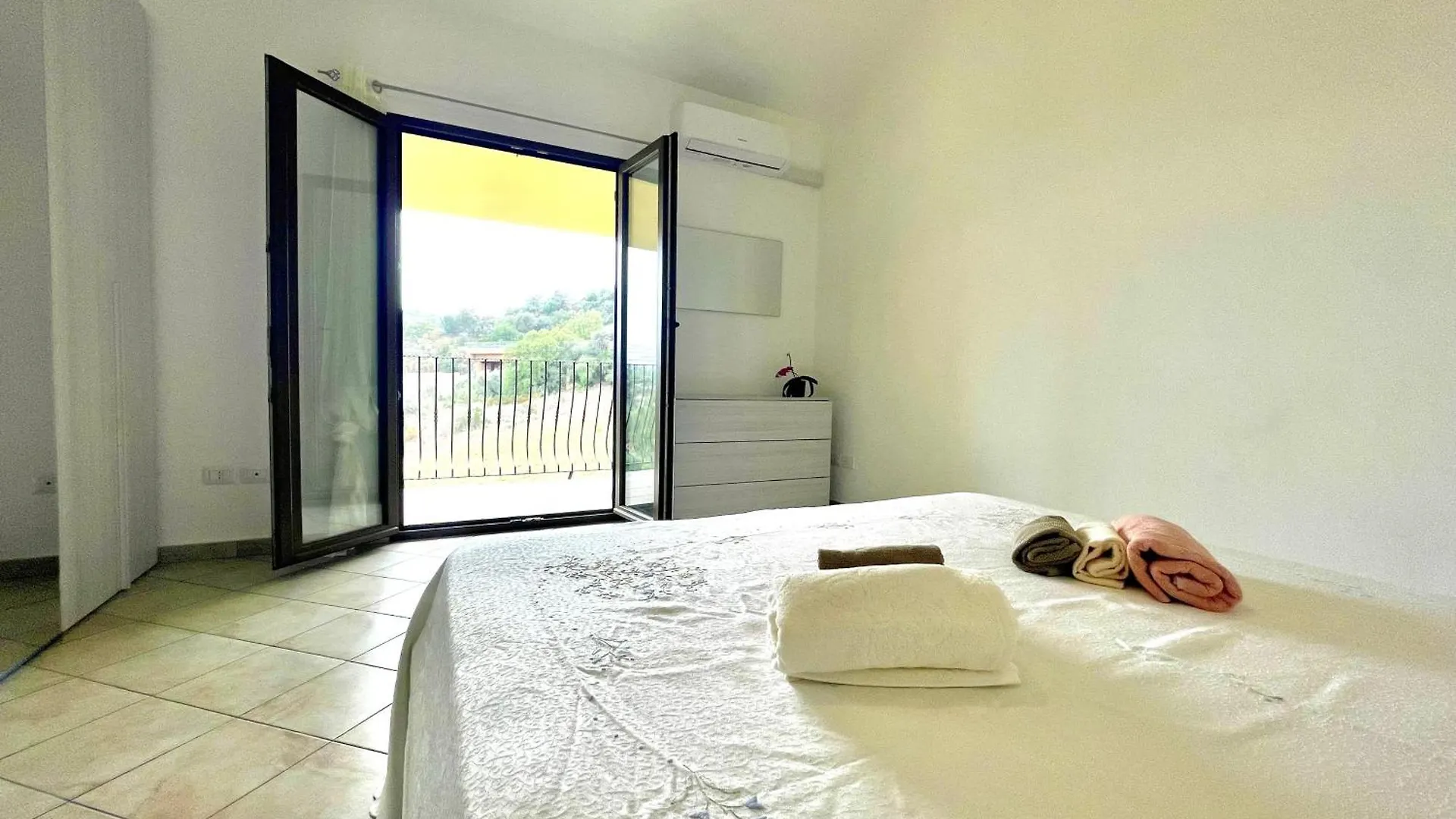 Terrace House Apartment Bari Sardo
